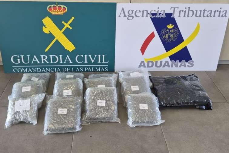 Mann mit fast acht Kilo Marihuana am Flughafen Gran Canaria festgenommen …